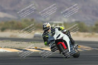 media/Oct-30-2025-Racers Edge (Thu) [[dabbdaf680]]/3-B Group/Session 2 (Turn 14)/